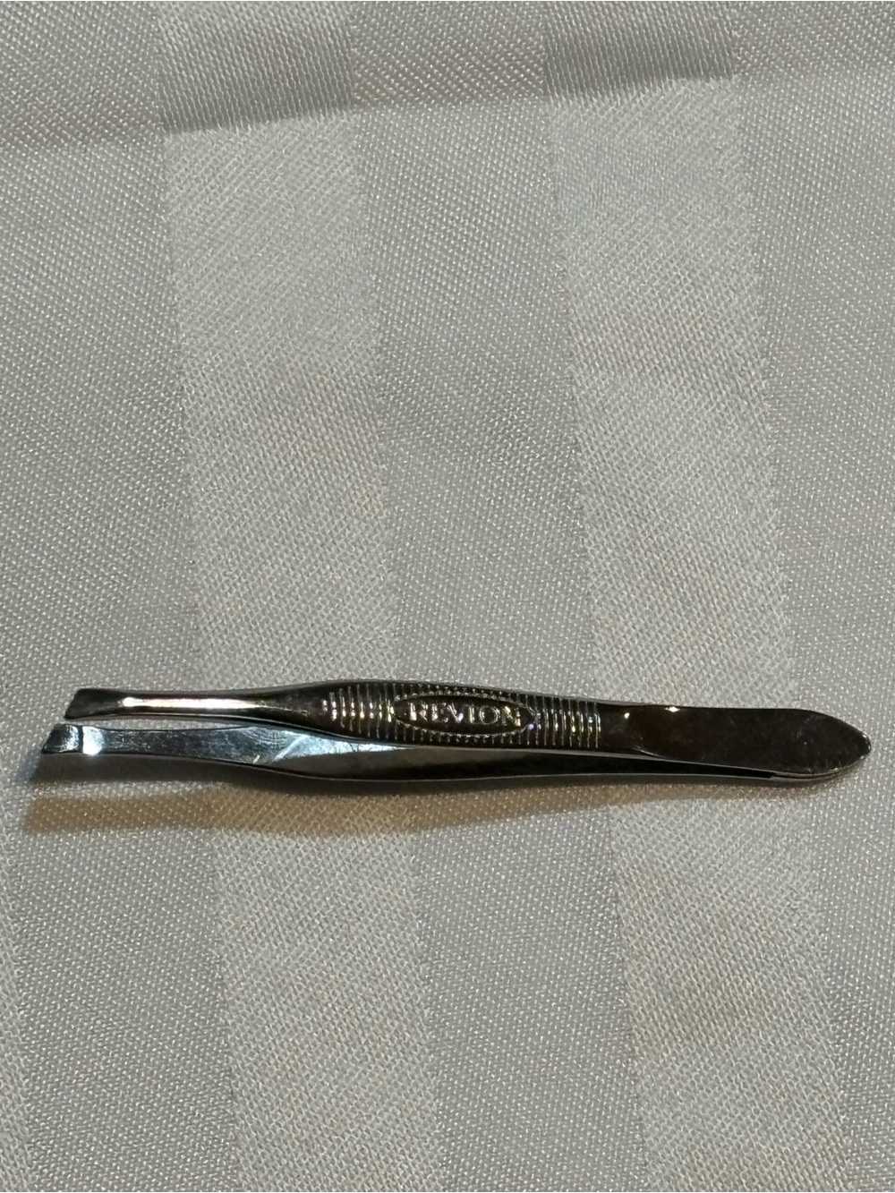Revlon Slanted Tweezers (Good Condition)